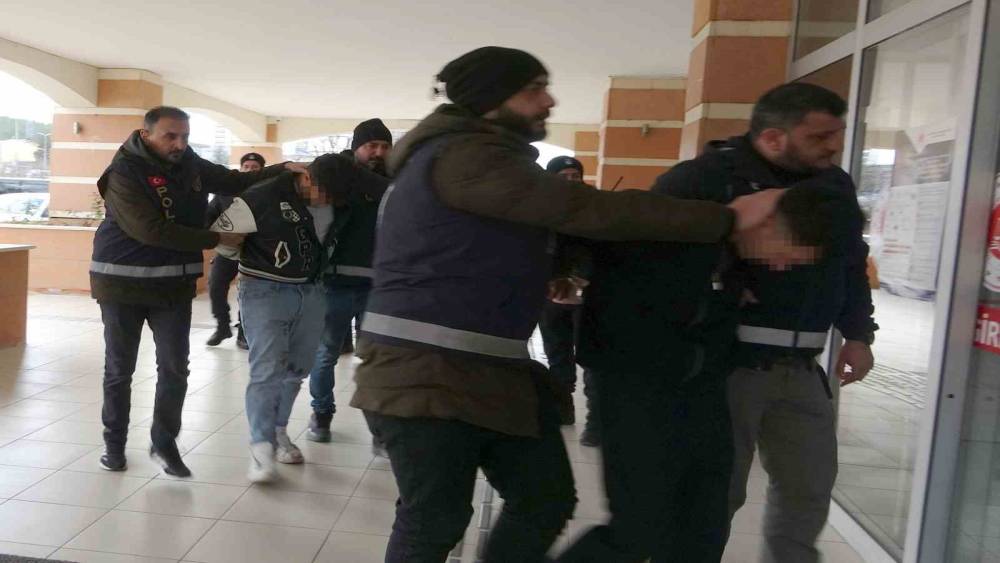 Cinayetle sonu&ccedil;lanan kavgaya karışan sanıkların yargılanmasına devam edildi

