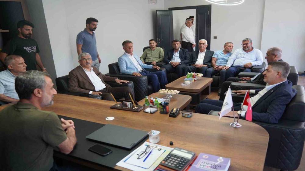 Milletvekili Şan ve Başkan Halla&ccedil; basın mensuplarıyla buluştu
