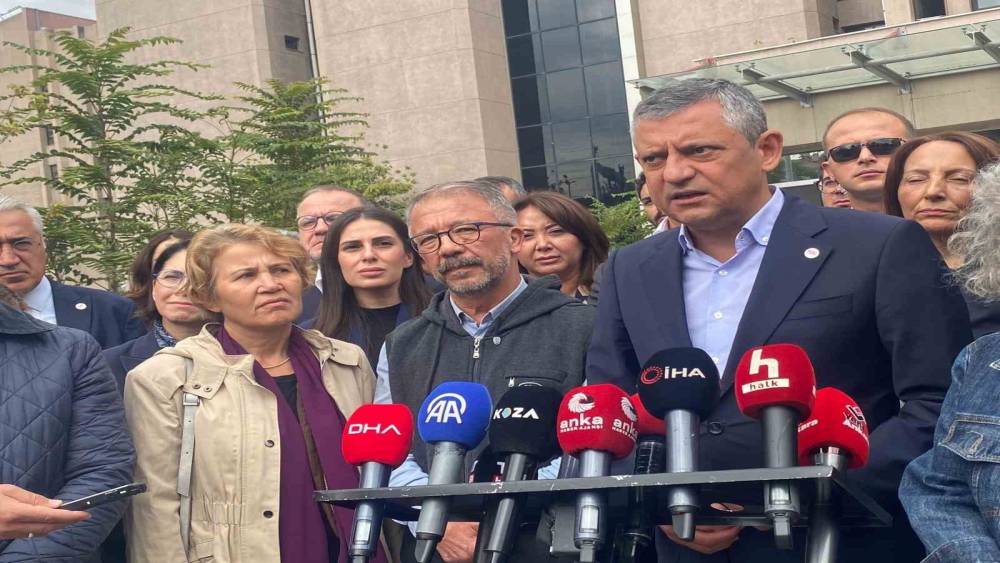 Yeni Parti Genel Başkanı &Ouml;zg&uuml;r &ouml;zel, 10 Ekim  Gar  davası i&ccedil;in Adliyeye  geldi
