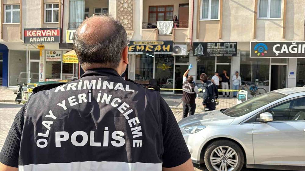 Aksaray&rsquo;da 5. kattan d&uuml;şen adam ağır yaralandı
