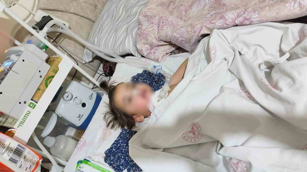 Hakkari&rsquo;de yatağa bağımlı hasta helikopter ambulansla Van&rsquo;a sevk edildi
