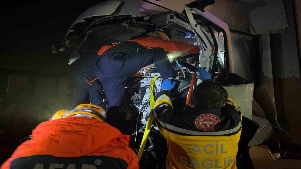 Sivas&rsquo;ta zincirleme trafik kazası: 8 yaralı
