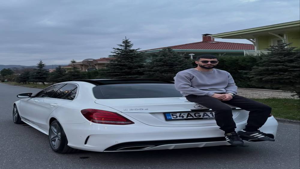 Tartışma cinayetle sonlandı: 23 yaşında gen&ccedil; hayatını kaybetti, ş&uuml;pheliler firar
