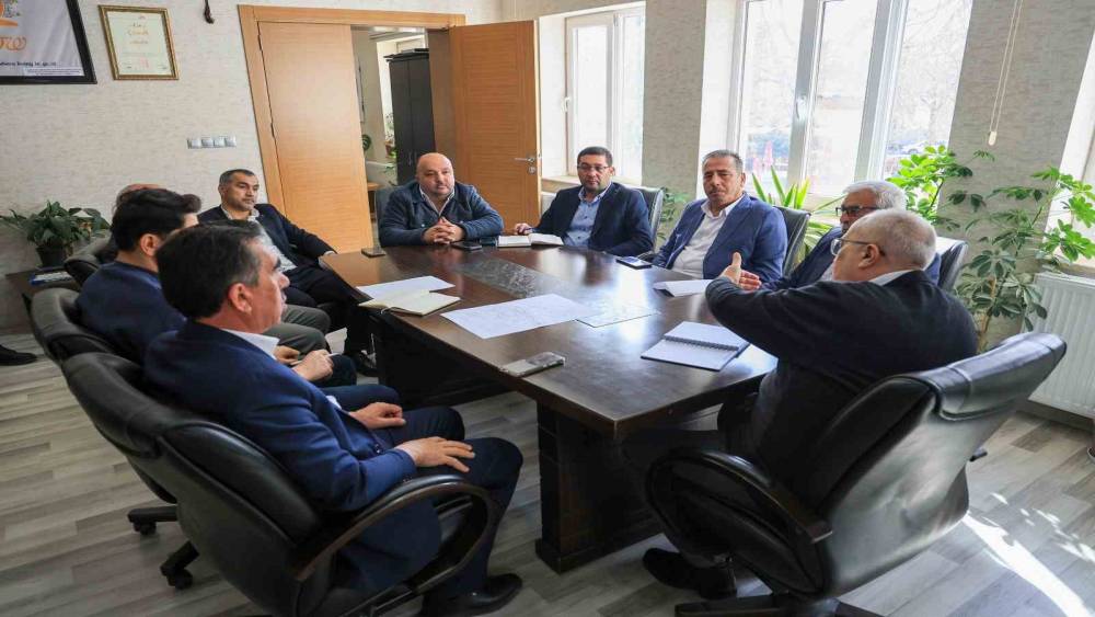 Başkan Arslan muhtarlarla bir araya geldi
