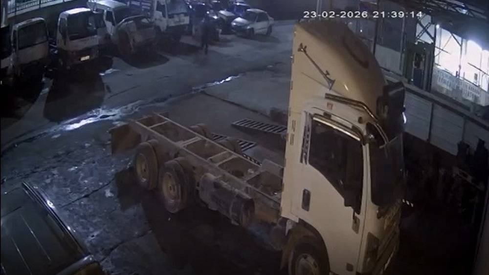 Manisa&rsquo;da &ccedil;alınan ara&ccedil; İzmir&rsquo;de bulundu: Hırsızlık anı kamerada
