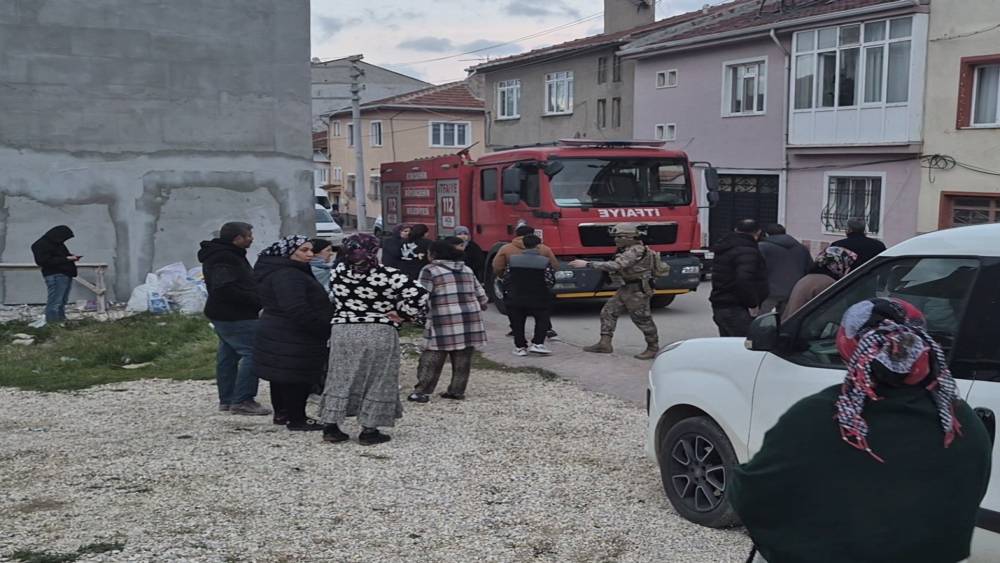 Alkoll&uuml; gen&ccedil; ortalığı karıştırdı, &Ouml;zel Harekat timleri devreye girdi
