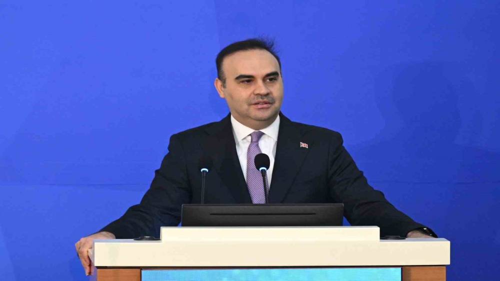 Bakan Kacır: &rsquo;&rsquo;Otomotiv ihracatımız 41,5 milyar dolarla rekor tazeledi&rsquo;&rsquo;
