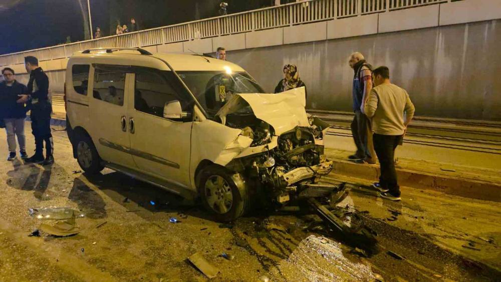 Antalya&rsquo;da 11 ara&ccedil;lı zincirleme kaza: 1 yaralı
