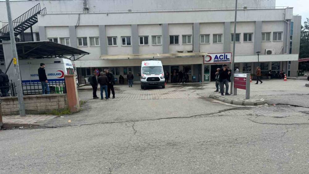 Siirt&rsquo;te k&uuml;&ccedil;&uuml;k &ccedil;ocuk s&uuml;s havuzunda boğulma tehlikesi ge&ccedil;irdi
