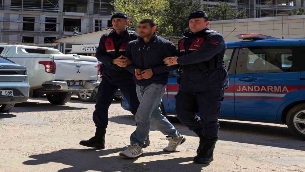 Bursa&rsquo;da 17 yıl hapis cezası bulunan şahıs jandarma ekiplerince yakalandı
