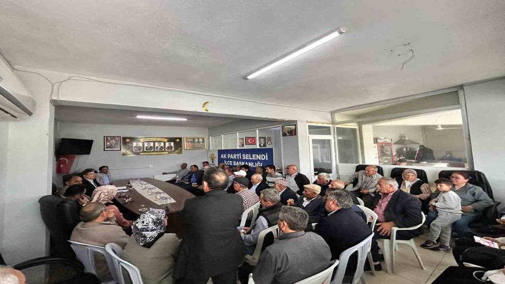 Selendi AK Parti&rsquo;de mahalle başkanları toplandı
