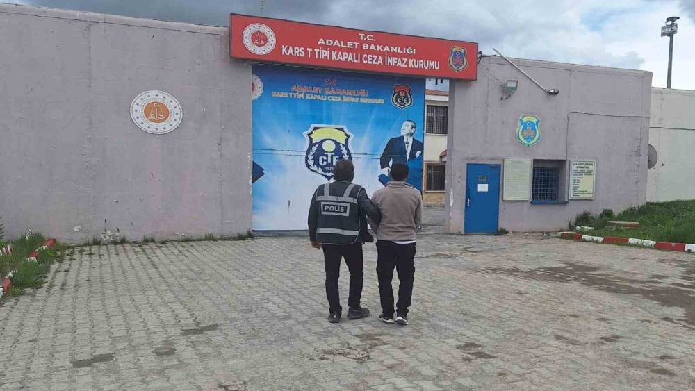 Kars&rsquo;ta kredi kartı dolandırıcısı yakalandı
