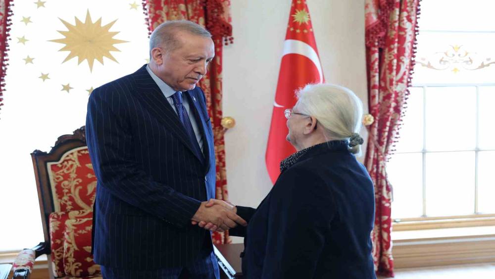 Demokrasi şehitleri mağdurları ilk kez Dolmabah&ccedil;e&rsquo;de
