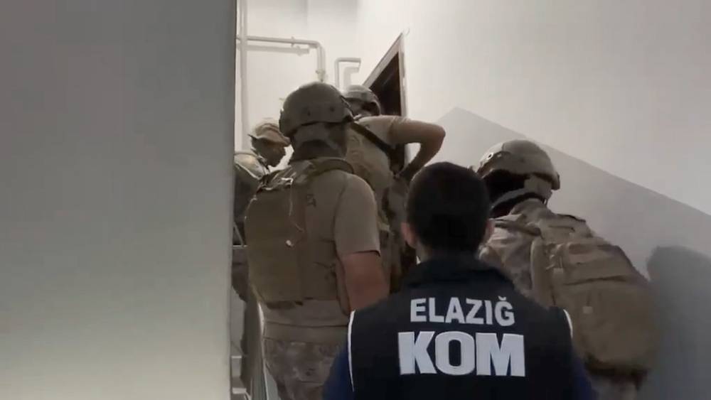 Elazığ merkezli 4 ilde &rsquo;Barbaroslar&rsquo; su&ccedil; &ccedil;etesine operasyon: 29 ş&uuml;pheli yakalandı
