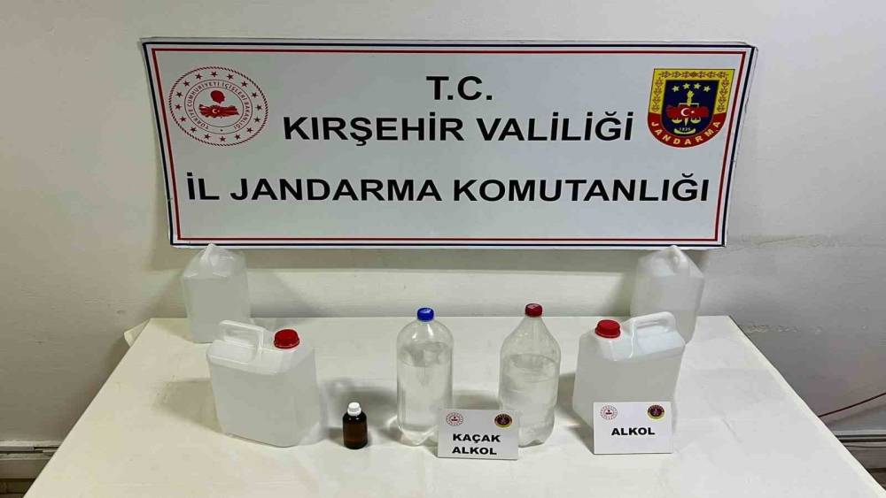 Kırşehir&rsquo;de ka&ccedil;ak alkol &uuml;retimine jandarma operasyonu: 22 litre ka&ccedil;ak &uuml;r&uuml;n ele ge&ccedil;irildi
