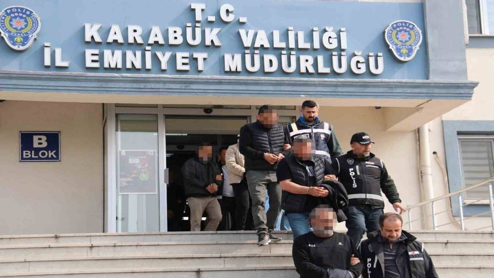 Kayıp dosyası su&ccedil; &ouml;rg&uuml;t&uuml;ne uzandı: 7 tutuklama
