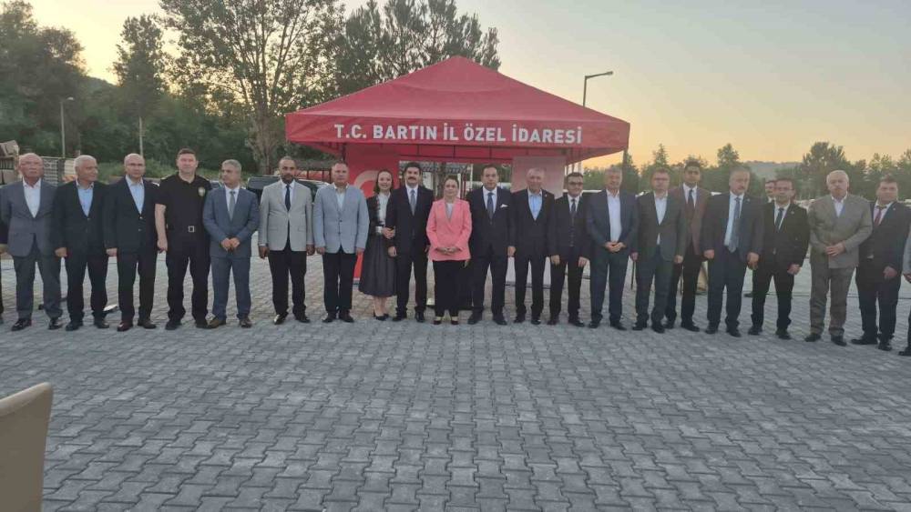 Vali yardımcısının veda yemeğine yoğun katılım
