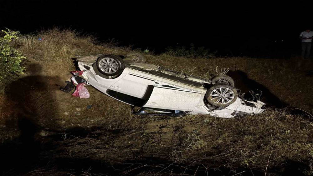 Kastamonu&rsquo;da otomobil şarampole yuvarlandı: 1 yaralı
