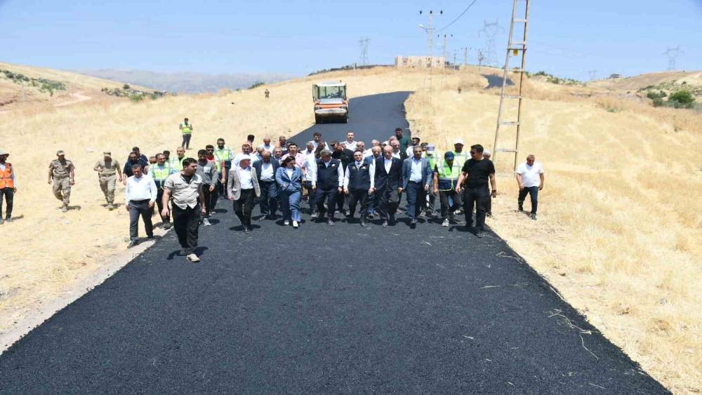 Şırnak&rsquo;ta k&ouml;y yollarında asfalt seferberliği: 2026&rsquo;da 150 kilometrelik yol ağı yenileniyor
