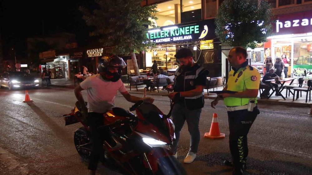 Kovancılar polisinden şok uygulama
