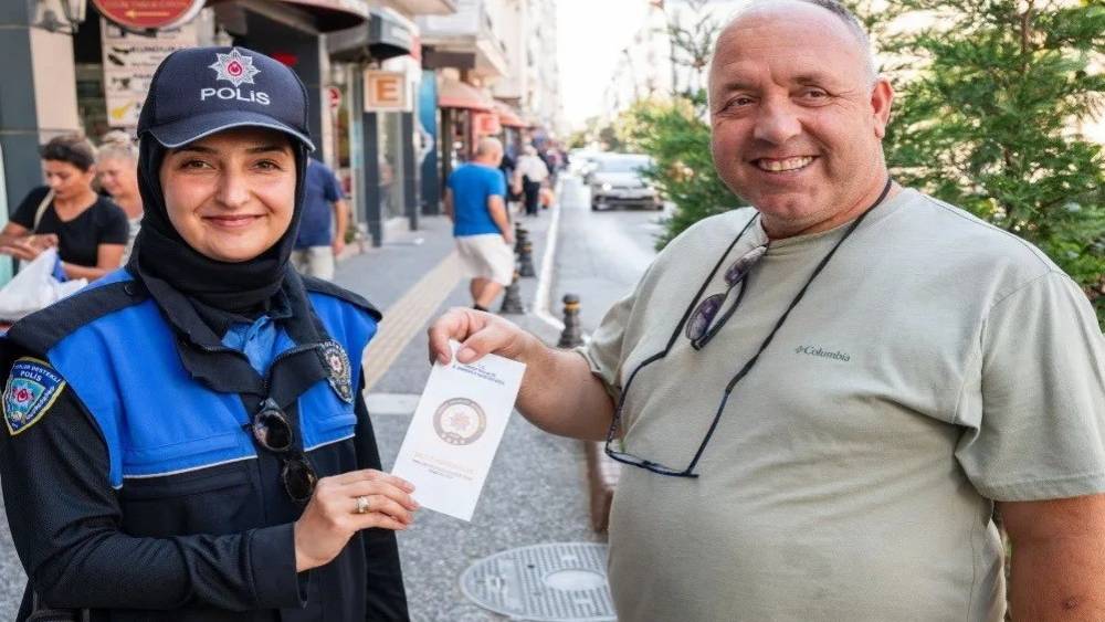 Sinop&rsquo;ta polis, vatandaşları bilgilendirdi
