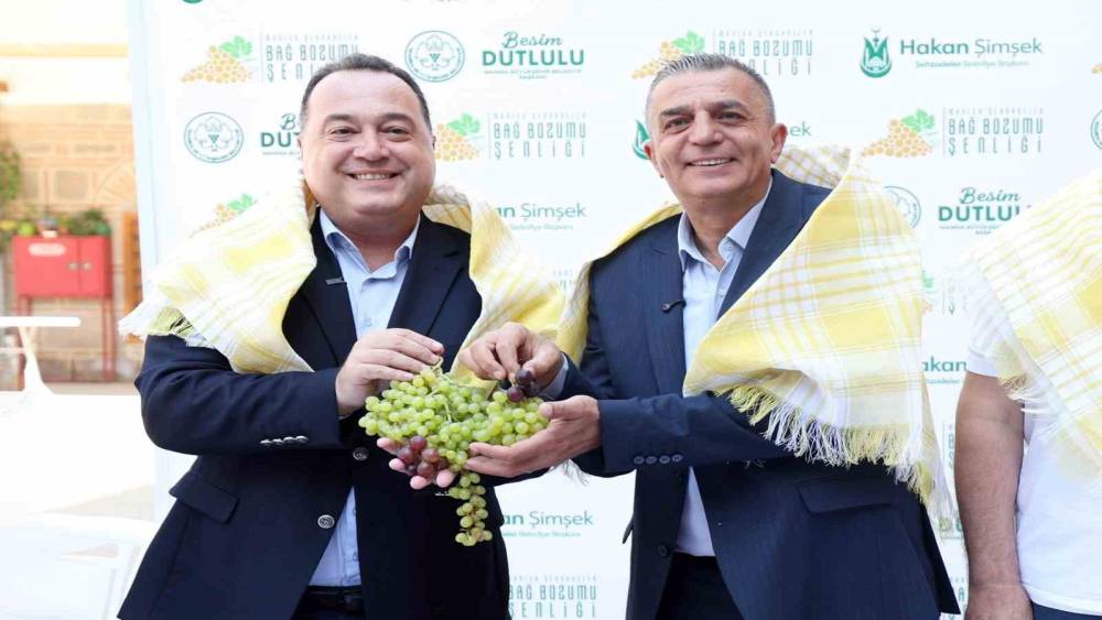 &Uuml;z&uuml;m&uuml;n başkentinde Bağbozumu Şenlikleri yeniden başlıyor
