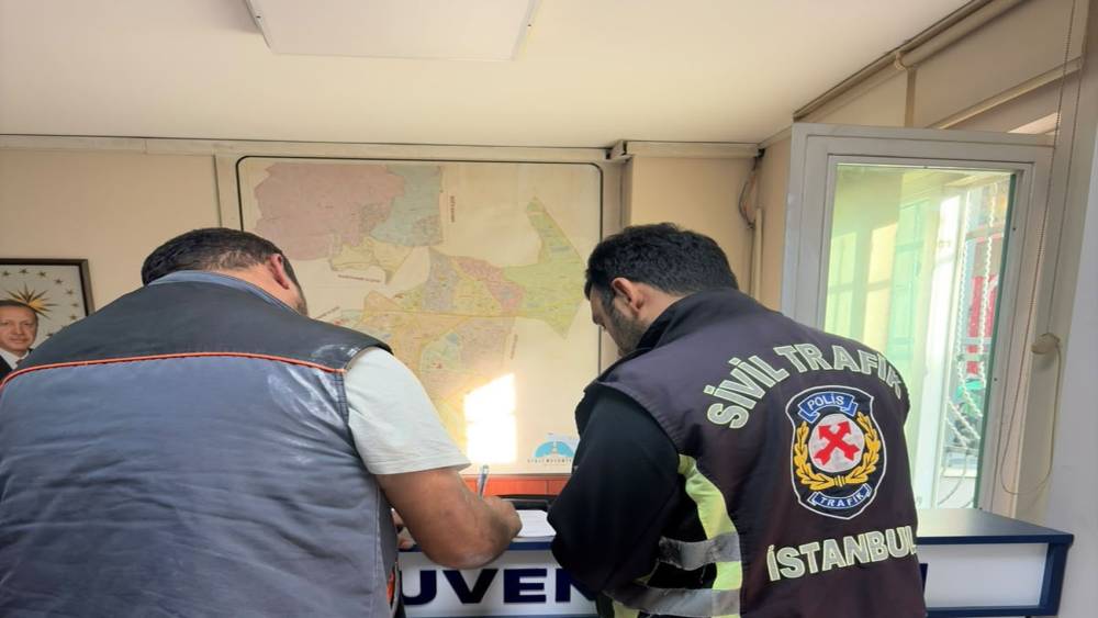 Şişli&rsquo;de motosiklet s&uuml;r&uuml;c&uuml;s&uuml;n&uuml; darp eden s&uuml;r&uuml;c&uuml;ye 180 bin TL ceza kesildi
