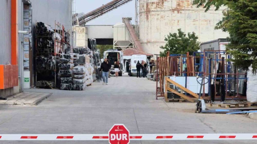 Eskişehir&rsquo;de y&uuml;ksekten d&uuml;şen kişi hayatını kaybetti

