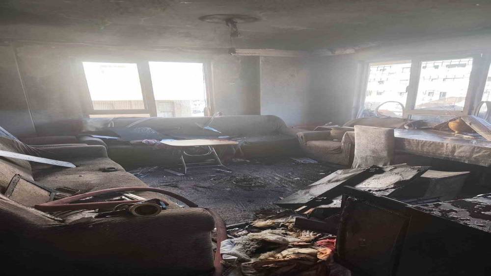 Alanya&rsquo;da apartman dairesinde &ccedil;ıkan yangın s&ouml;nd&uuml;r&uuml;ld&uuml;
