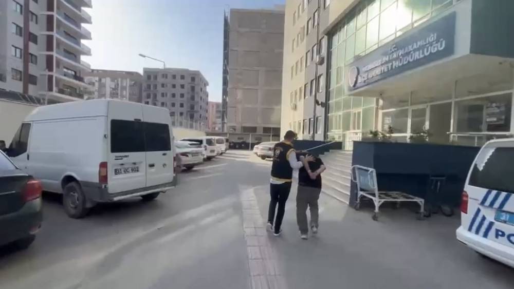 İskenderun&rsquo;da 33 yıl hapis cezasıyla aranan h&uuml;k&uuml;ml&uuml; yakalandı
