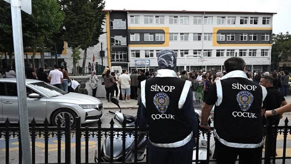 Sinop&rsquo;ta okul &ccedil;evrelerinde sıkı denetim
