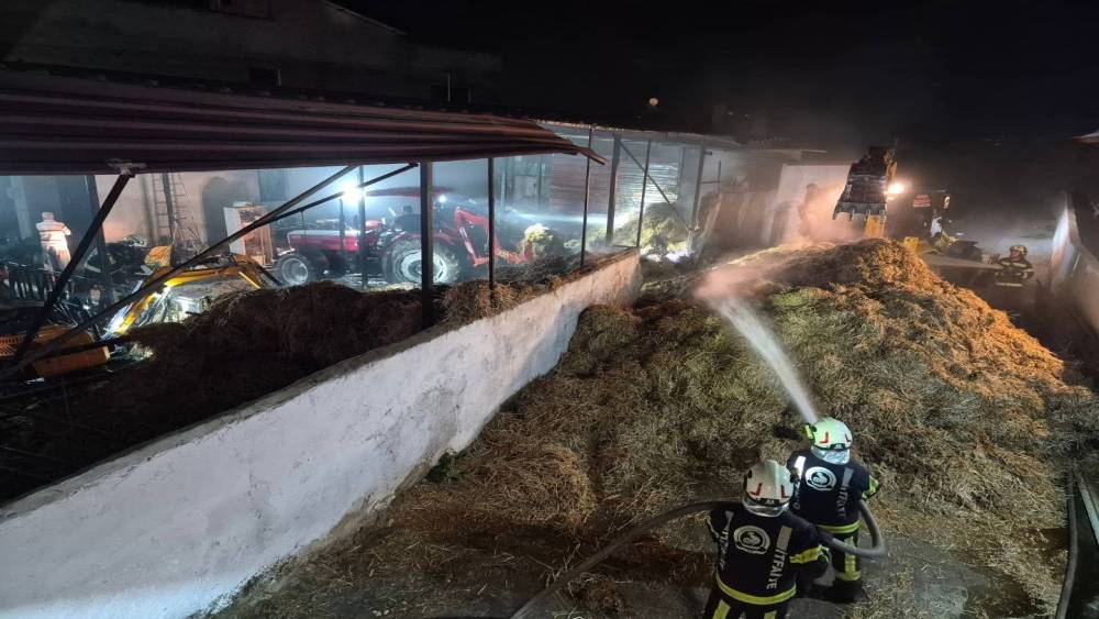 Denizli&rsquo;de besihanede &ccedil;ıkan yangın s&ouml;nd&uuml;r&uuml;ld&uuml;
