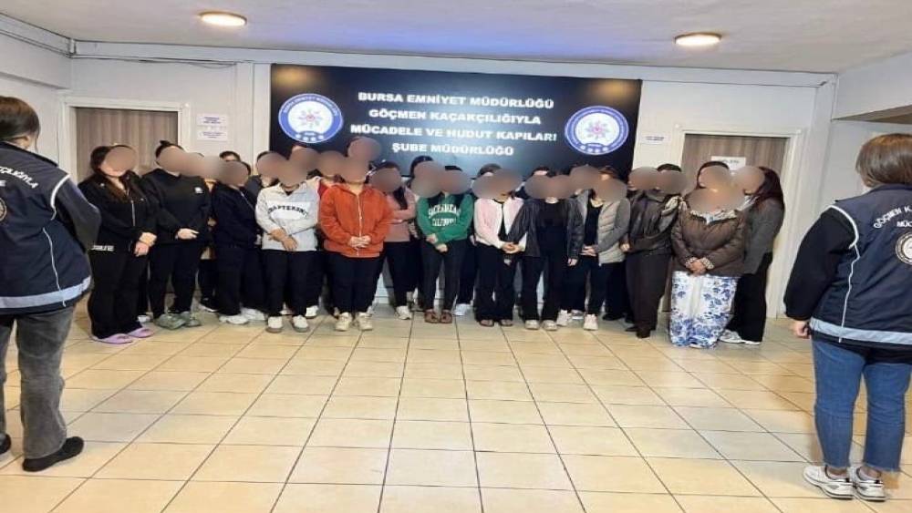 Bursa&rsquo;da ka&ccedil;ak mas&ouml;r operasyonu: 26 kadın sınır dışı edilecek
