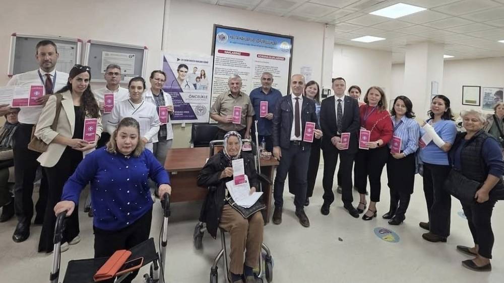 Edremit Devlet Hastanesi&rsquo;nde Hasta Hakları G&uuml;n&uuml; etkinliği
