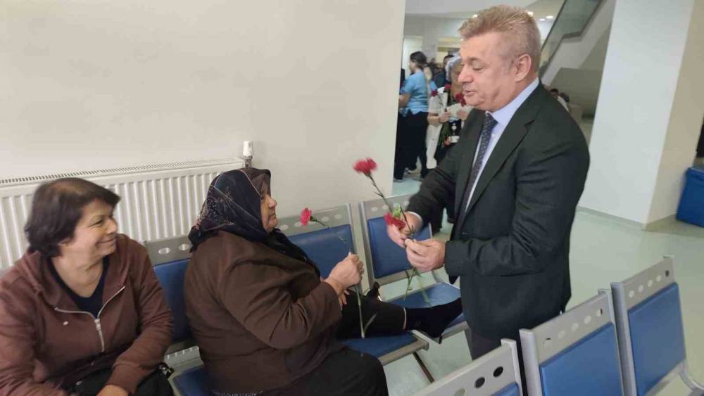 Hastalara karanfilli bilgilendirme
