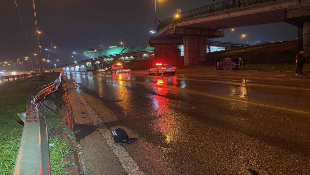 Kontrolden &ccedil;ıkan otomobil takla attı: S&uuml;r&uuml;c&uuml; burnu bile kanamadan kurtuldu
