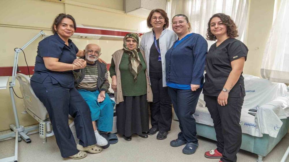 Şeker hastası 83 yaşındaki yaşlı adam amp&uuml;tasyondan son anda kurtuldu
