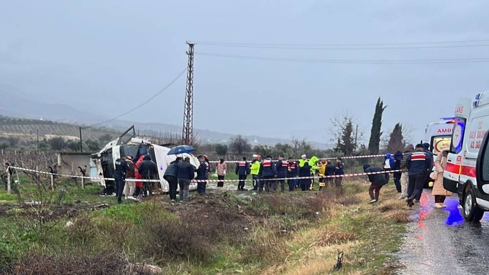 Denizli Valiliği memurları taşıyan servis kazasına ilişkin a&ccedil;ıklama yaptı
