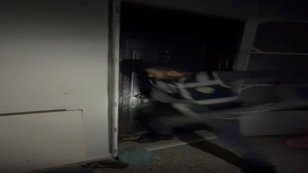 Gaziantep&rsquo;te evin bodrumundan 4 ruhsatsız silah &ccedil;ıktı
