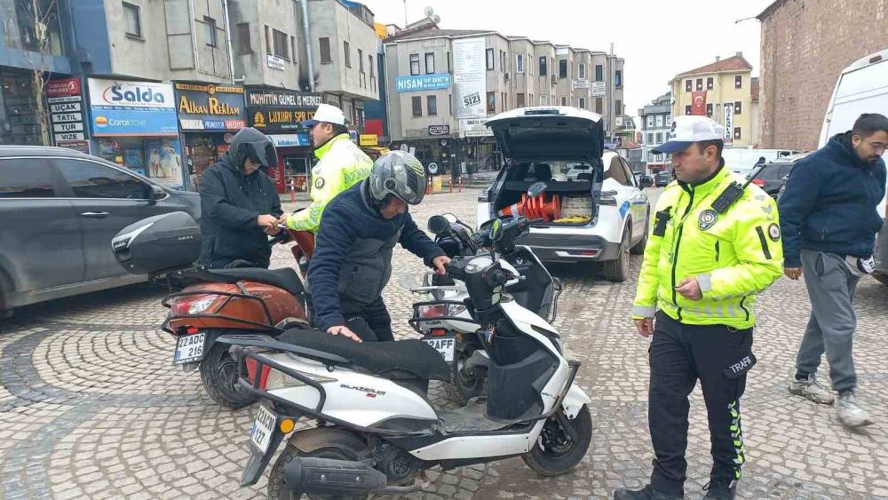 Edirne&rsquo;de motosiklet s&uuml;r&uuml;c&uuml;lerine trafik denetimi
