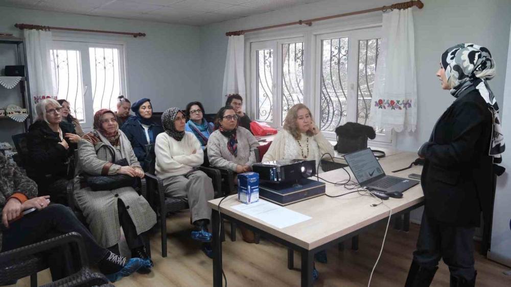 Yıldırım&rsquo;dan kadınlara e-ticaret eğitimi
