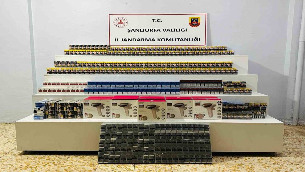 Şanlıurfa&rsquo;da ka&ccedil;ak sigara ve telefon ele ge&ccedil;irildi

