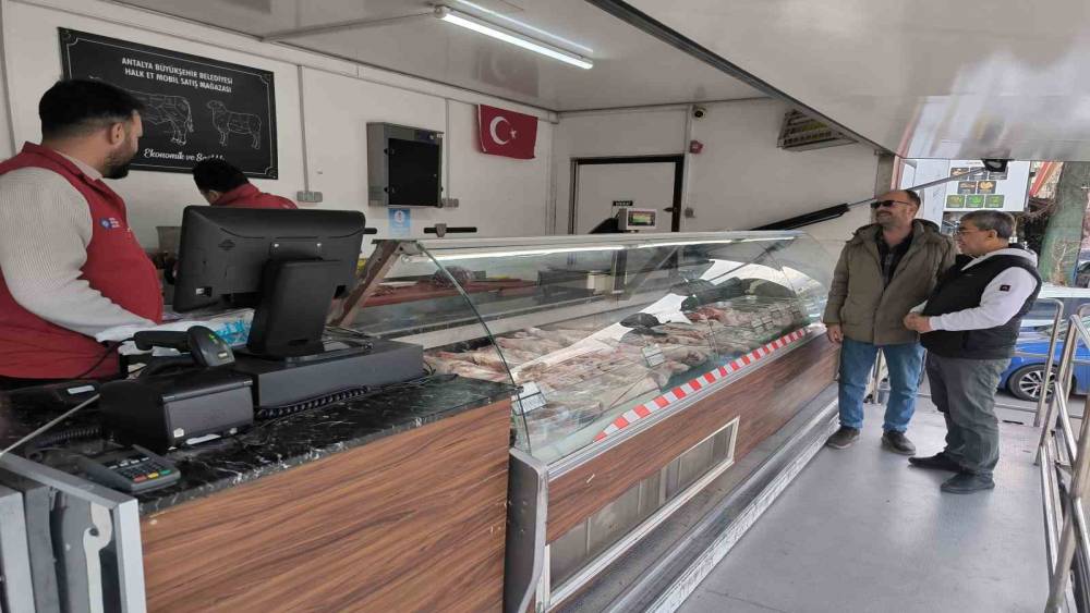 Halk Et Mobil Satış Tırı&rsquo;na il&ccedil;elerde yoğun ilgi
