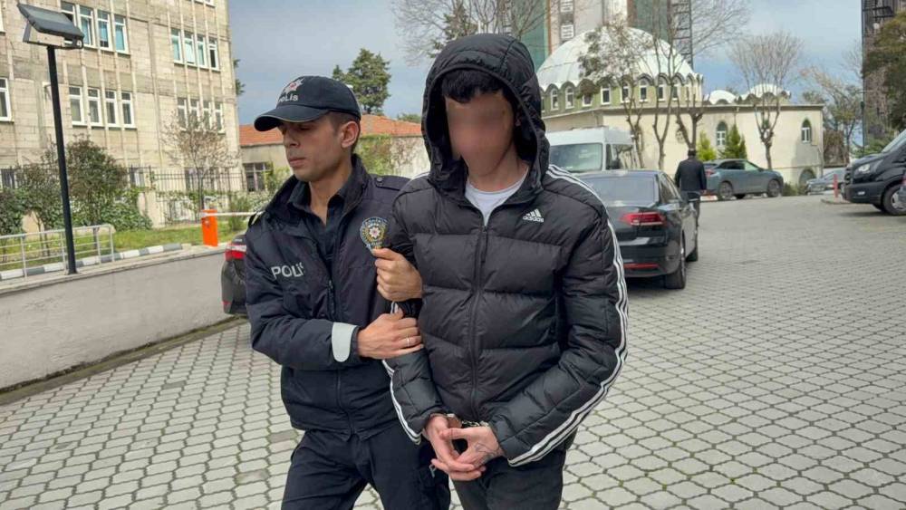 Hastane otoparkında bı&ccedil;aklı kavga: 1 yaralı
