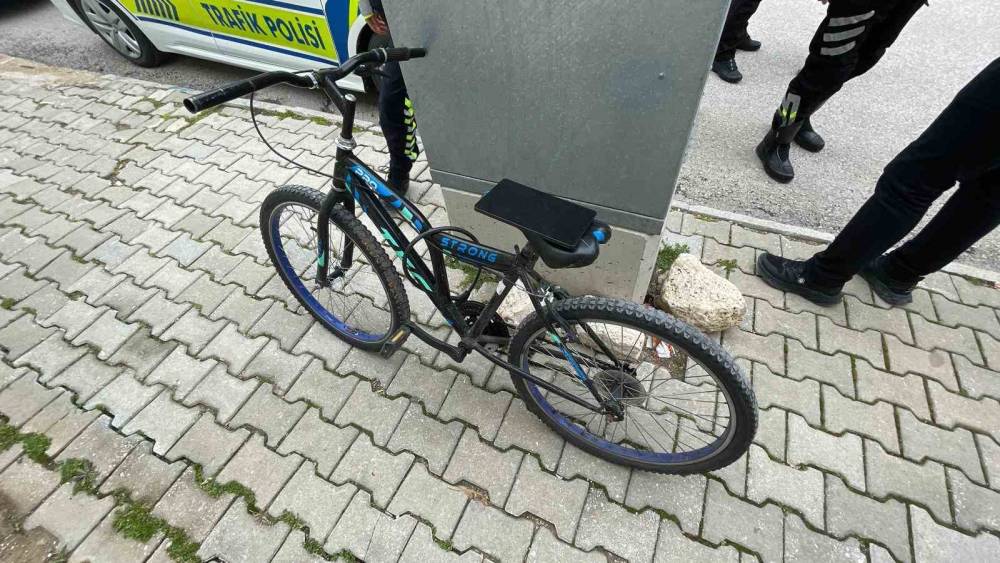 Karaman&rsquo;da bisikletten d&uuml;şen &ccedil;ocuk yaralandı
