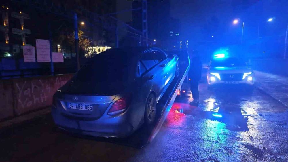 İstanbul Emniyeti&rsquo;nden trafikte sıfır tolerans: Takipten ka&ccedil;amadı
