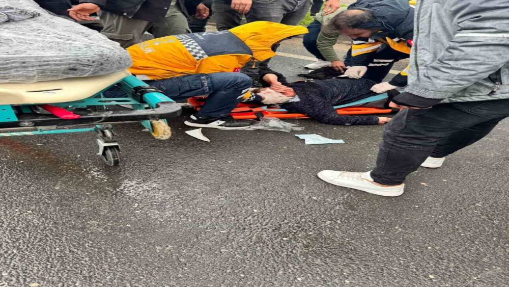 Mardin&rsquo;de tankerin &ccedil;arptığı yaya yaralandı
