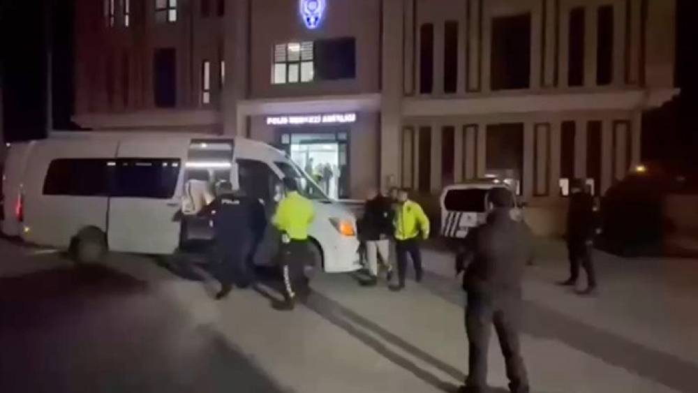 Bursa&rsquo;da 14 ka&ccedil;ak g&ouml;&ccedil;men yakalandı
