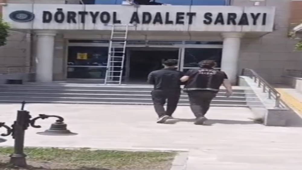 Erzin&rsquo;de silahlı tehdit su&ccedil;undan aranan h&uuml;k&uuml;ml&uuml; tutuklandı
