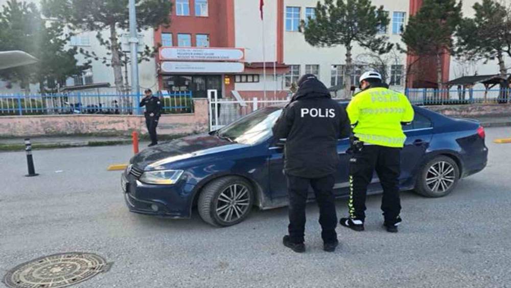 Erzincan&rsquo;da okul &ccedil;evrelerinde g&uuml;venlik seferberliği
